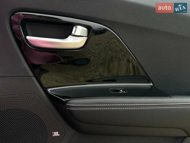 Серый Киа Niro, объемом двигателя 0 л и пробегом 62 тыс. км за 23600 $, фото 89 на Automoto.ua