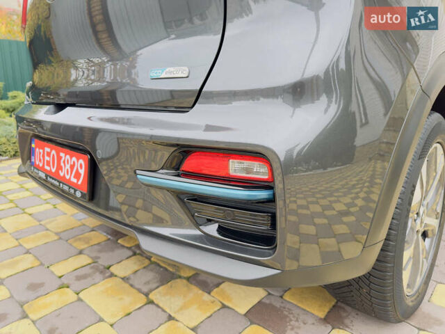 Серый Киа Niro, объемом двигателя 0 л и пробегом 137 тыс. км за 18450 $, фото 16 на Automoto.ua