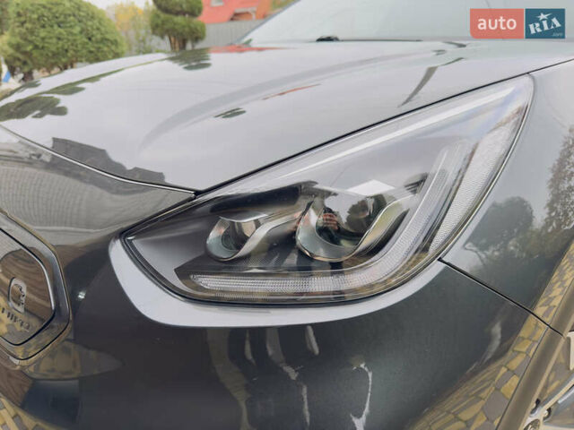 Серый Киа Niro, объемом двигателя 0 л и пробегом 137 тыс. км за 18450 $, фото 19 на Automoto.ua