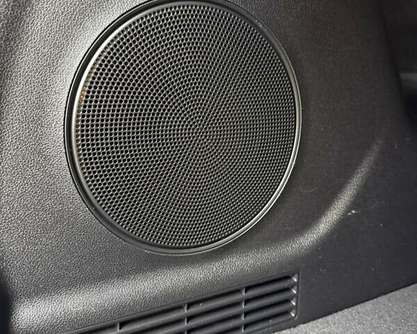 Сірий Кіа Niro, об'ємом двигуна 0 л та пробігом 50 тис. км за 22300 $, фото 76 на Automoto.ua