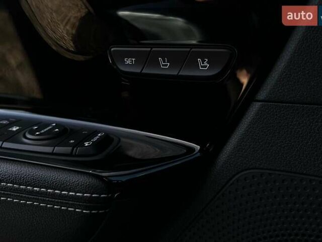 Сірий Кіа Niro, об'ємом двигуна 0 л та пробігом 100 тис. км за 21900 $, фото 6 на Automoto.ua