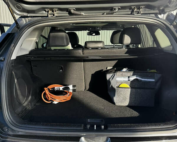 Серый Киа Niro, объемом двигателя 0 л и пробегом 86 тыс. км за 23400 $, фото 76 на Automoto.ua