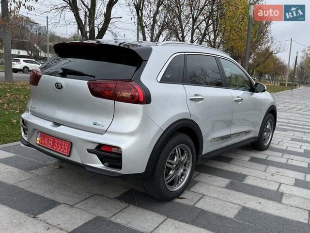 Сірий Кіа Niro, об'ємом двигуна 0 л та пробігом 101 тис. км за 19300 $, фото 2 на Automoto.ua