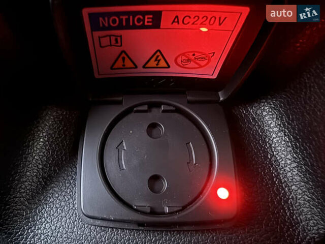 Серый Киа Niro, объемом двигателя 0 л и пробегом 82 тыс. км за 22900 $, фото 83 на Automoto.ua