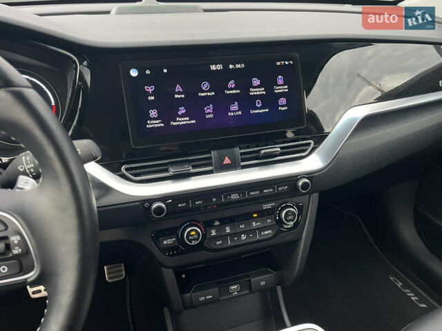 Сірий Кіа Niro, об'ємом двигуна 0 л та пробігом 52 тис. км за 22999 $, фото 38 на Automoto.ua