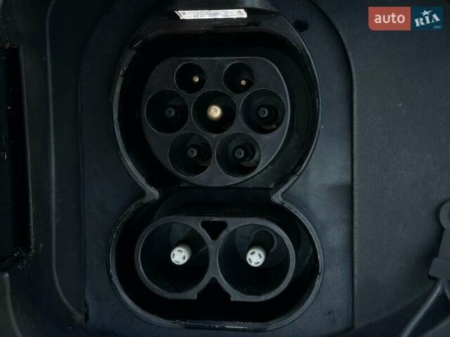 Серый Киа Niro, объемом двигателя 0 л и пробегом 54 тыс. км за 23900 $, фото 17 на Automoto.ua