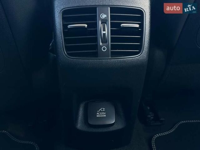 Серый Киа Niro, объемом двигателя 0 л и пробегом 54 тыс. км за 23900 $, фото 79 на Automoto.ua