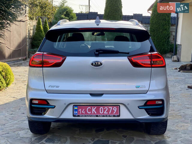 Серый Киа Niro, объемом двигателя 0 л и пробегом 59 тыс. км за 21299 $, фото 9 на Automoto.ua