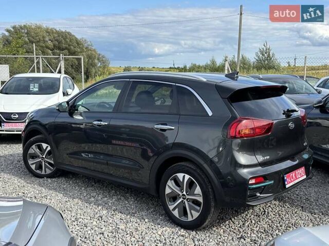Серый Киа Niro, объемом двигателя 0 л и пробегом 67 тыс. км за 22400 $, фото 3 на Automoto.ua
