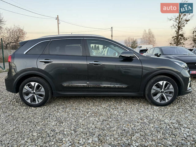 Серый Киа Niro, объемом двигателя 0 л и пробегом 82 тыс. км за 22900 $, фото 22 на Automoto.ua