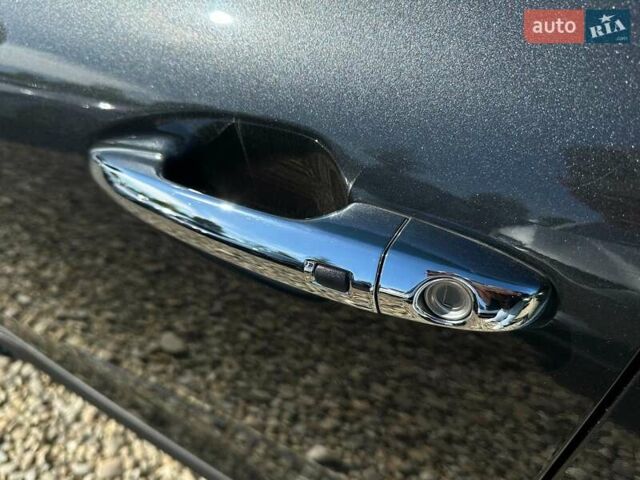 Серый Киа Niro, объемом двигателя 0 л и пробегом 97 тыс. км за 22200 $, фото 7 на Automoto.ua