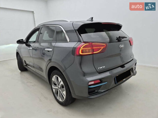 Серый Киа Niro, объемом двигателя 0 л и пробегом 87 тыс. км за 19800 $, фото 4 на Automoto.ua