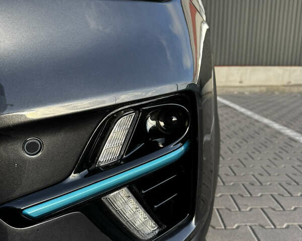 Серый Киа Niro, объемом двигателя 0 л и пробегом 86 тыс. км за 23400 $, фото 21 на Automoto.ua