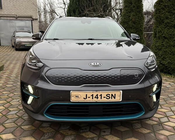 Сірий Кіа Niro, об'ємом двигуна 0 л та пробігом 50 тис. км за 22300 $, фото 4 на Automoto.ua