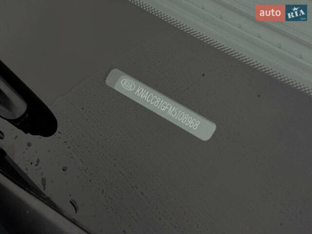 Серый Киа Niro, объемом двигателя 0 л и пробегом 39 тыс. км за 23100 $, фото 41 на Automoto.ua