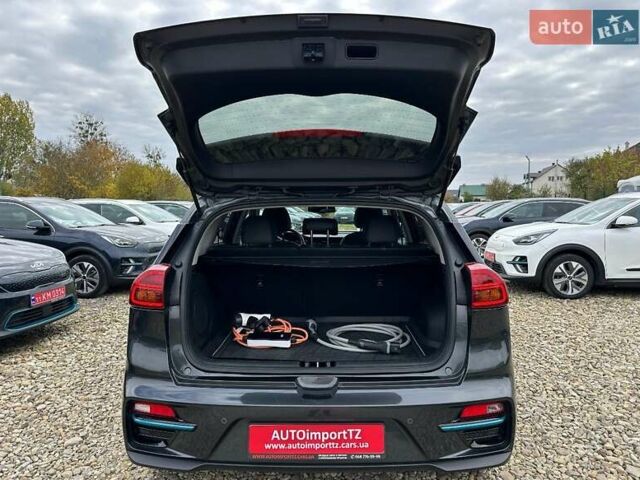 Серый Киа Niro, объемом двигателя 0 л и пробегом 62 тыс. км за 24600 $, фото 79 на Automoto.ua