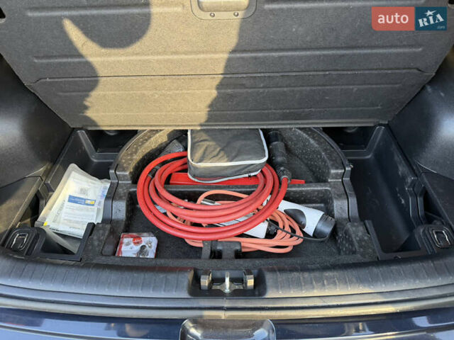 Серый Киа Niro, объемом двигателя 0 л и пробегом 157 тыс. км за 18350 $, фото 49 на Automoto.ua