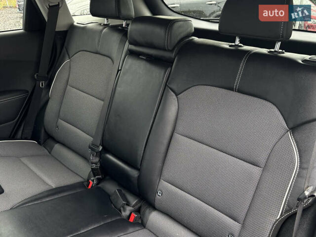 Серый Киа Niro, объемом двигателя 0 л и пробегом 88 тыс. км за 21800 $, фото 21 на Automoto.ua