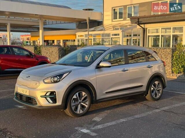 Серый Киа Niro, объемом двигателя 0 л и пробегом 110 тыс. км за 17800 $, фото 5 на Automoto.ua