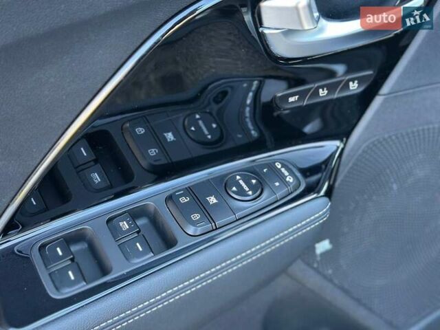 Серый Киа Niro, объемом двигателя 1.6 л и пробегом 57 тыс. км за 24900 $, фото 27 на Automoto.ua
