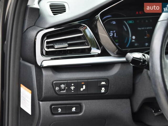 Серый Киа Niro, объемом двигателя 0 л и пробегом 34 тыс. км за 23999 $, фото 12 на Automoto.ua