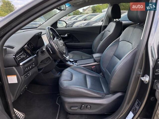 Серый Киа Niro, объемом двигателя 0 л и пробегом 66 тыс. км за 24200 $, фото 20 на Automoto.ua