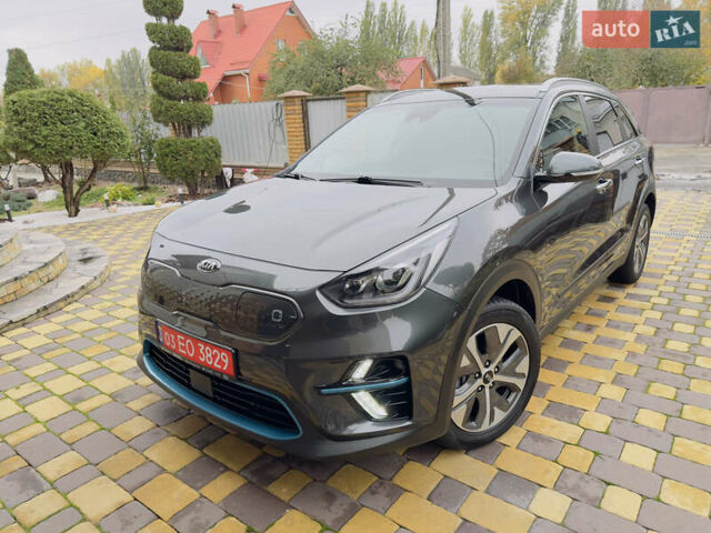 Серый Киа Niro, объемом двигателя 0 л и пробегом 137 тыс. км за 18450 $, фото 1 на Automoto.ua