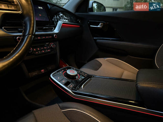 Серый Киа Niro, объемом двигателя 0 л и пробегом 131 тыс. км за 17599 $, фото 16 на Automoto.ua