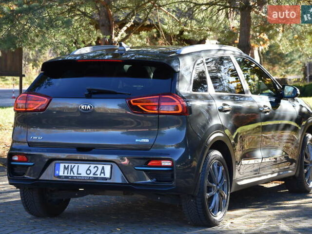 Сірий Кіа Niro, об'ємом двигуна 0 л та пробігом 99 тис. км за 22880 $, фото 6 на Automoto.ua