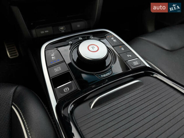 Серый Киа Niro, объемом двигателя 0 л и пробегом 82 тыс. км за 22900 $, фото 64 на Automoto.ua