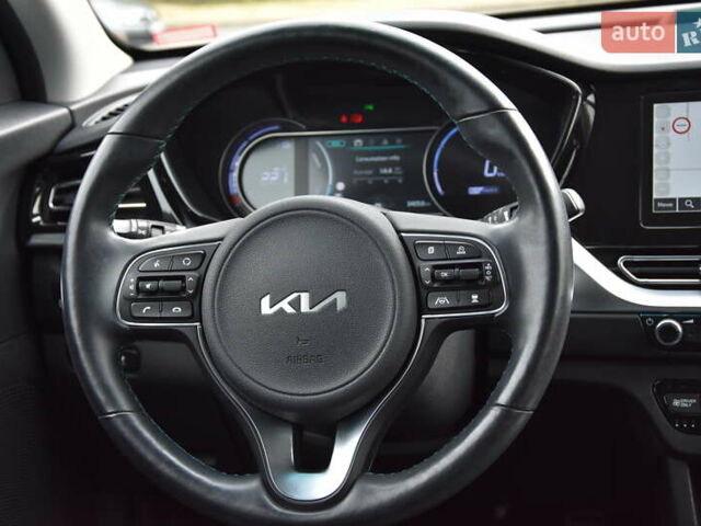 Серый Киа Niro, объемом двигателя 0 л и пробегом 34 тыс. км за 23999 $, фото 27 на Automoto.ua