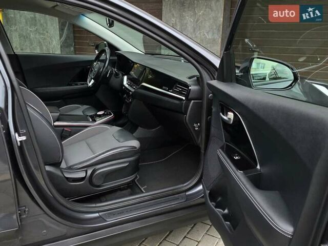 Серый Киа Niro, объемом двигателя 0 л и пробегом 142 тыс. км за 17999 $, фото 33 на Automoto.ua