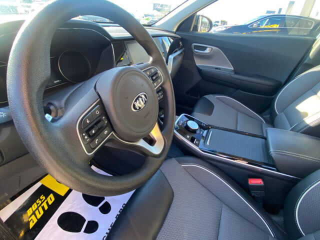 Сірий Кіа Niro, об'ємом двигуна 39 л та пробігом 27 тис. км за 17600 $, фото 7 на Automoto.ua