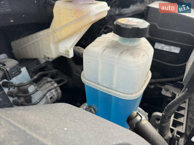 Серый Киа Niro, объемом двигателя 0 л и пробегом 147 тыс. км за 18450 $, фото 83 на Automoto.ua