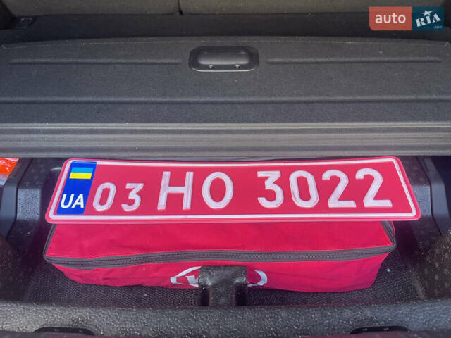 Сірий Кіа Niro, об'ємом двигуна 0 л та пробігом 140 тис. км за 18500 $, фото 12 на Automoto.ua