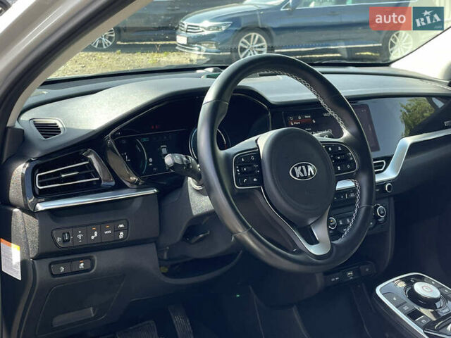 Серый Киа Niro, объемом двигателя 0 л и пробегом 51 тыс. км за 21760 $, фото 24 на Automoto.ua