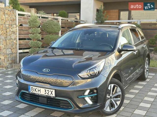 Сірий Кіа Niro, об'ємом двигуна 0 л та пробігом 105 тис. км за 19950 $, фото 3 на Automoto.ua