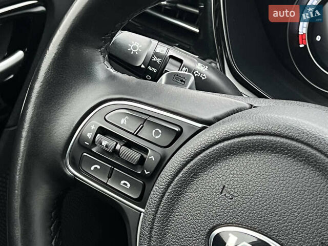 Серый Киа Niro, объемом двигателя 0 л и пробегом 107 тыс. км за 20903 $, фото 48 на Automoto.ua