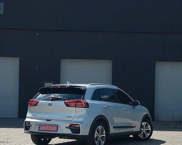 Серый Киа Niro, объемом двигателя 0 л и пробегом 32 тыс. км за 23500 $, фото 13 на Automoto.ua