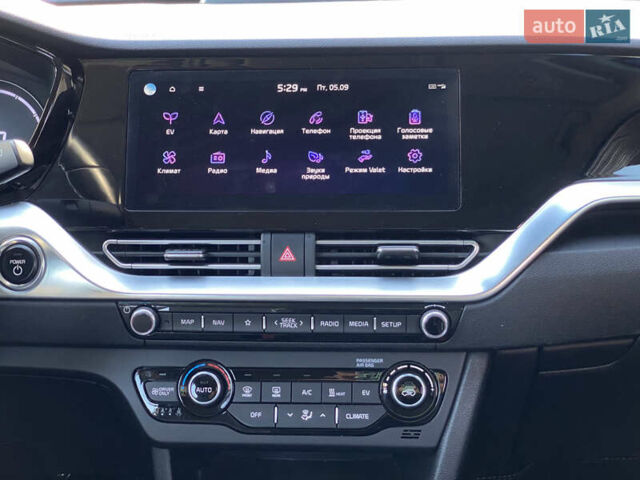 Серый Киа Niro, объемом двигателя 0 л и пробегом 59 тыс. км за 21299 $, фото 29 на Automoto.ua