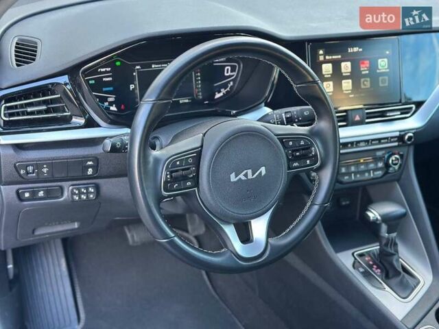 Серый Киа Niro, объемом двигателя 1.6 л и пробегом 57 тыс. км за 24900 $, фото 21 на Automoto.ua