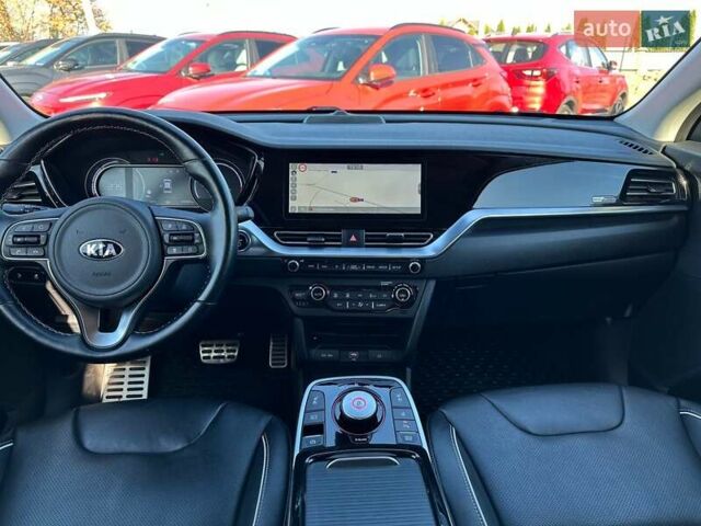 Сірий Кіа Niro, об'ємом двигуна 0 л та пробігом 100 тис. км за 21900 $, фото 30 на Automoto.ua