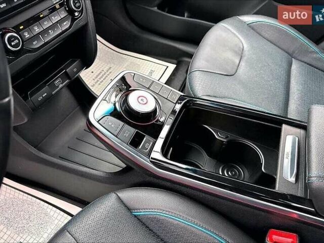 Серый Киа Niro, объемом двигателя 0 л и пробегом 28 тыс. км за 8100 $, фото 8 на Automoto.ua