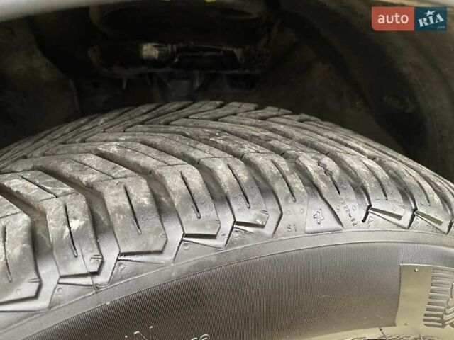 Серый Киа Niro, объемом двигателя 0 л и пробегом 86 тыс. км за 24400 $, фото 26 на Automoto.ua