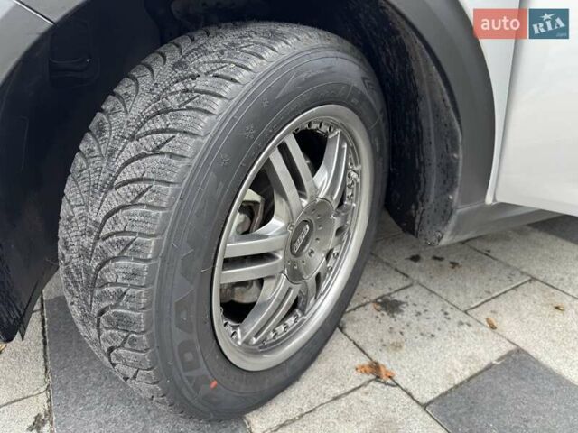 Сірий Кіа Niro, об'ємом двигуна 0 л та пробігом 101 тис. км за 19300 $, фото 35 на Automoto.ua