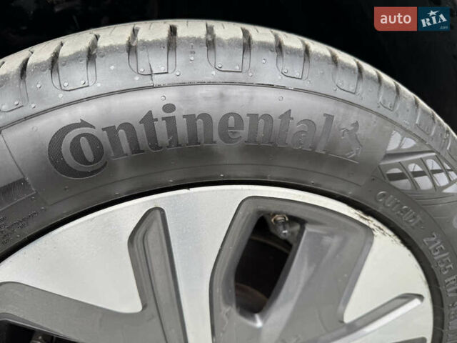 Серый Киа Niro, объемом двигателя 0 л и пробегом 147 тыс. км за 18450 $, фото 80 на Automoto.ua