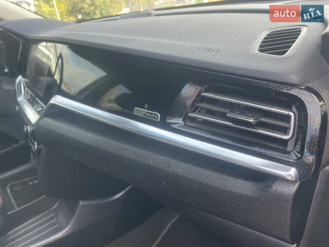 Сірий Кіа Niro, об'ємом двигуна 0 л та пробігом 140 тис. км за 18500 $, фото 28 на Automoto.ua