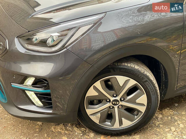 Серый Киа Niro, объемом двигателя 0 л и пробегом 149 тыс. км за 18550 $, фото 9 на Automoto.ua