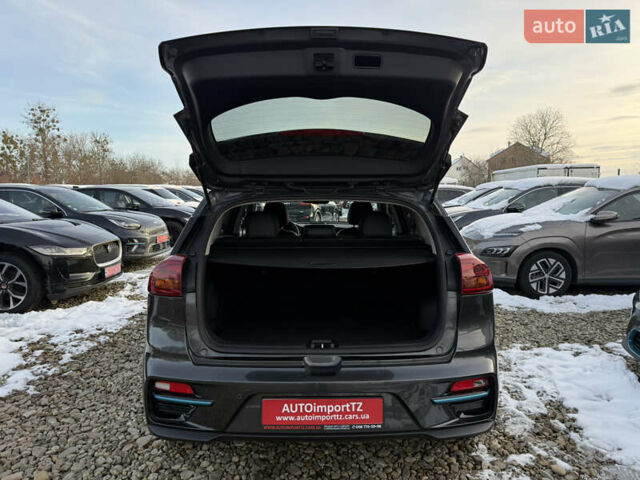 Сірий Кіа Niro, об'ємом двигуна 0 л та пробігом 97 тис. км за 22900 $, фото 85 на Automoto.ua