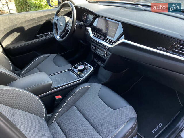 Серый Киа Niro, объемом двигателя 0 л и пробегом 59 тыс. км за 21299 $, фото 32 на Automoto.ua